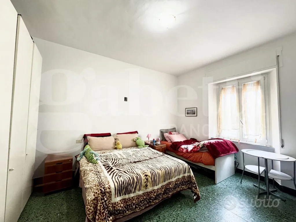 First Floor Flat with Fireplace in Orte