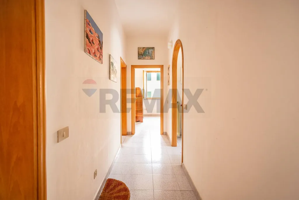 Esik - Rustic Apartment with Balcony in Serra San Quirico