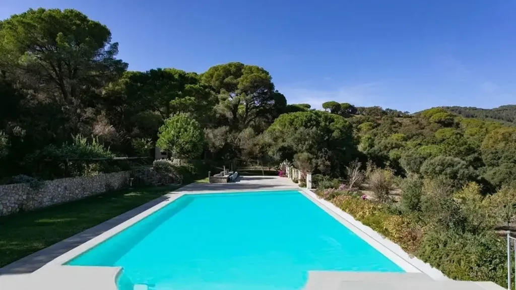 Bassein - Historic Villa with Pool in Porto Azzurro