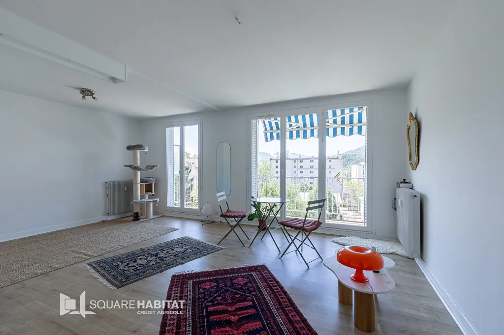 Séjour - Appartement 3 Pièces avec Vue Montagne à GAP