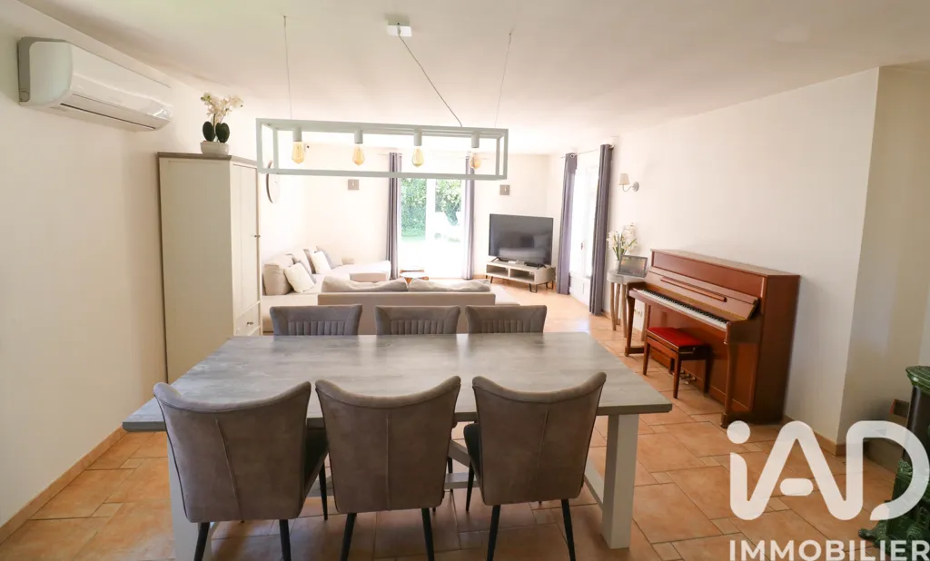 Salle à manger - Villa avec Piscine et Vue Calme à Néoules