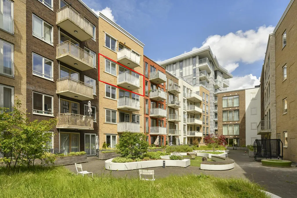 Jardin - Modern Apartment with Balcony in Diemen