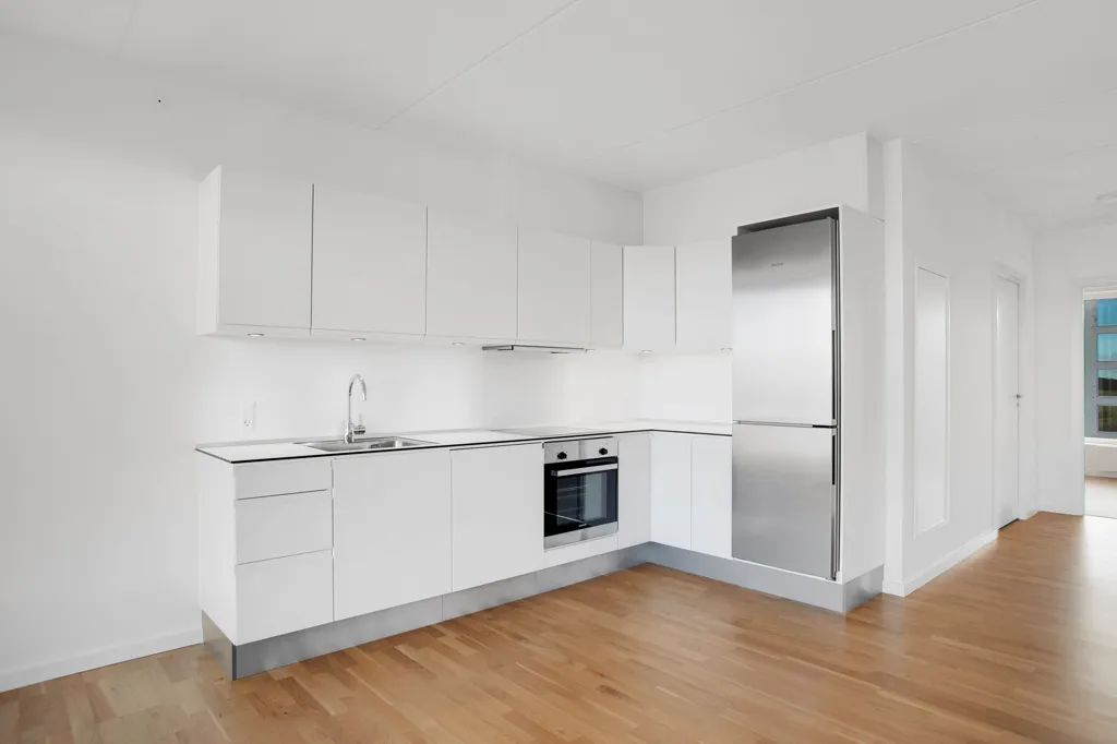Cuisine - 2-Bedroom Apartment with South-Facing Balcony