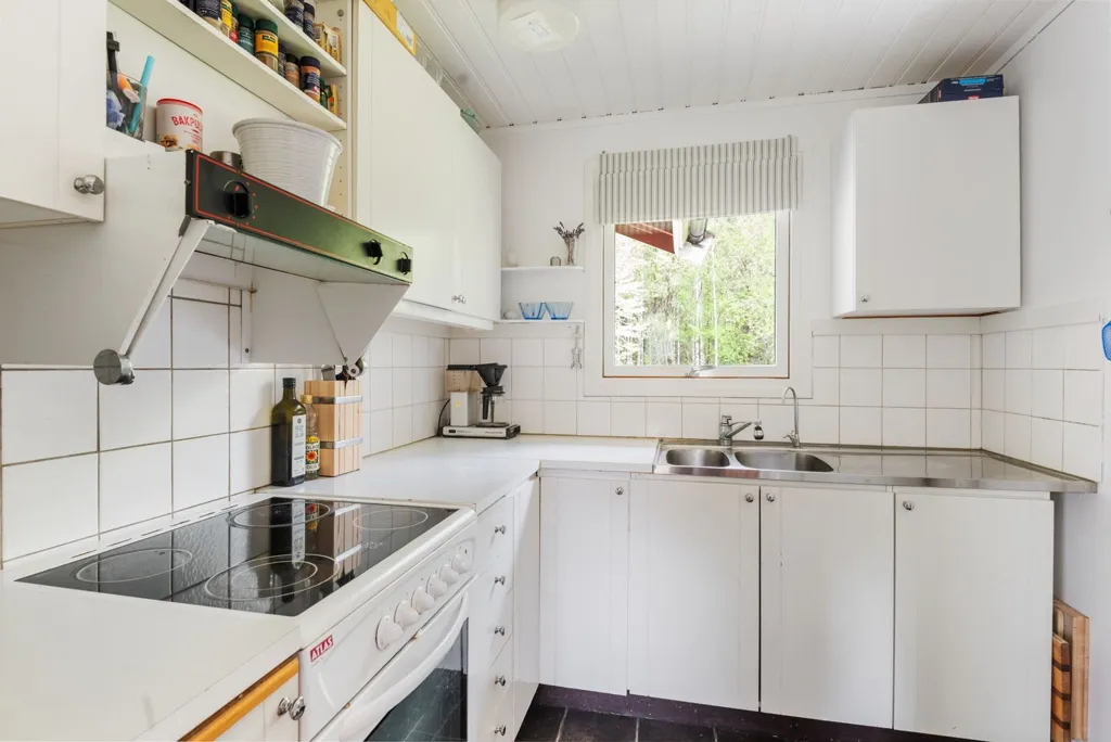 Cucina - Well-Maintained Cottage with Garden in Runmarö