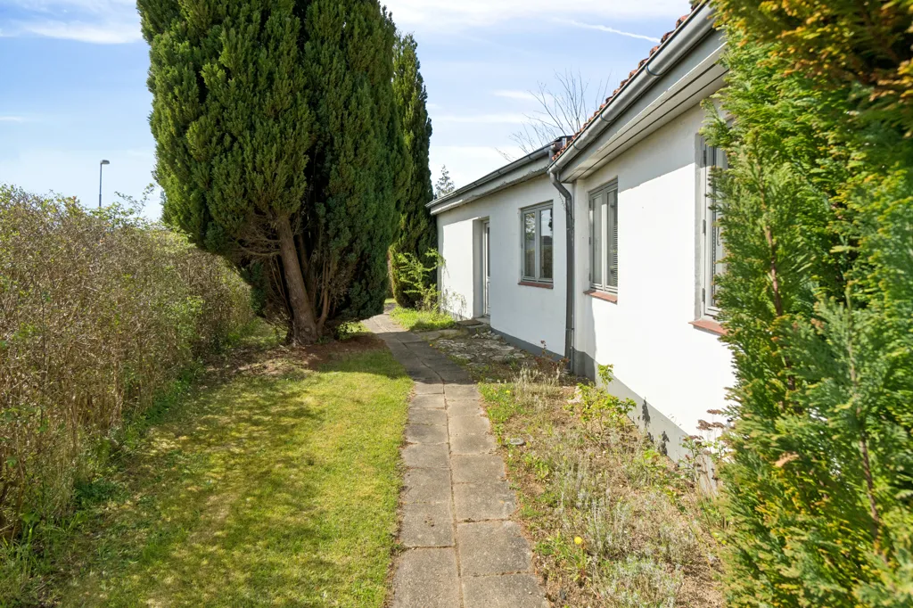Giardino - Corner Villa with Two Units in Ejlstrup