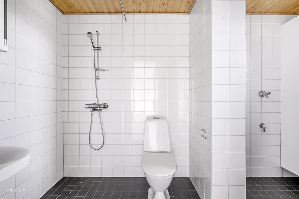 Salles de bain - Sauna-Enabled Apartment in Espoonlahti