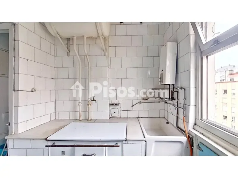 Cuisine - Apartment for Renovation with Trunk in Santander