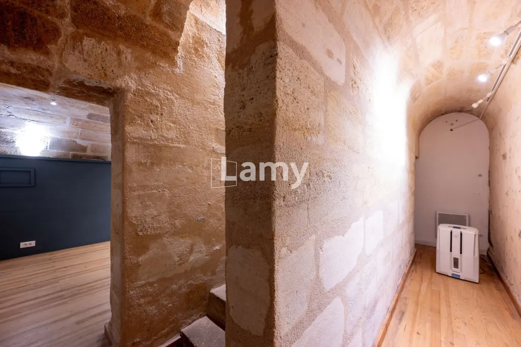 Pièces - Appartement Souplex avec Cour à Bordeaux Gambetta