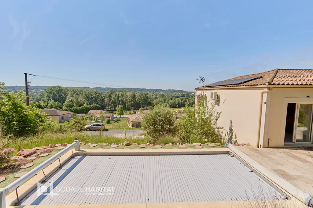 Piscine - Maison Contemporaine avec Piscine à Ledat