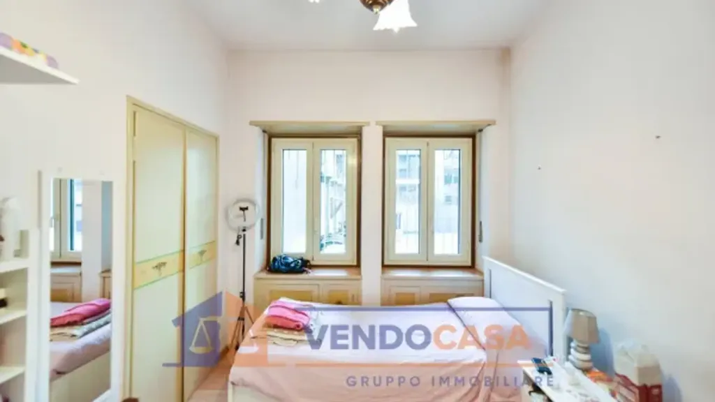 Chambres - Central Trilocale with Balcony in Turin