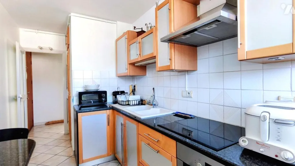 Cuisine - Appartement Lumineux avec Balcons à Chambéry