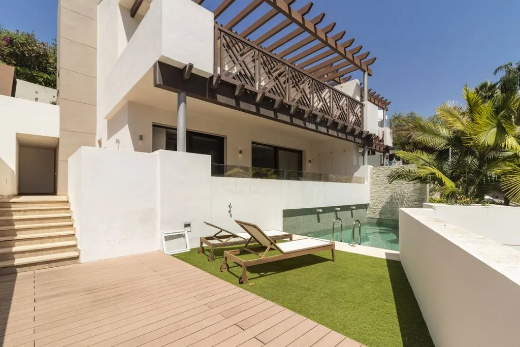 Bassein - Luxury Semidetached House with Pool in Marbella