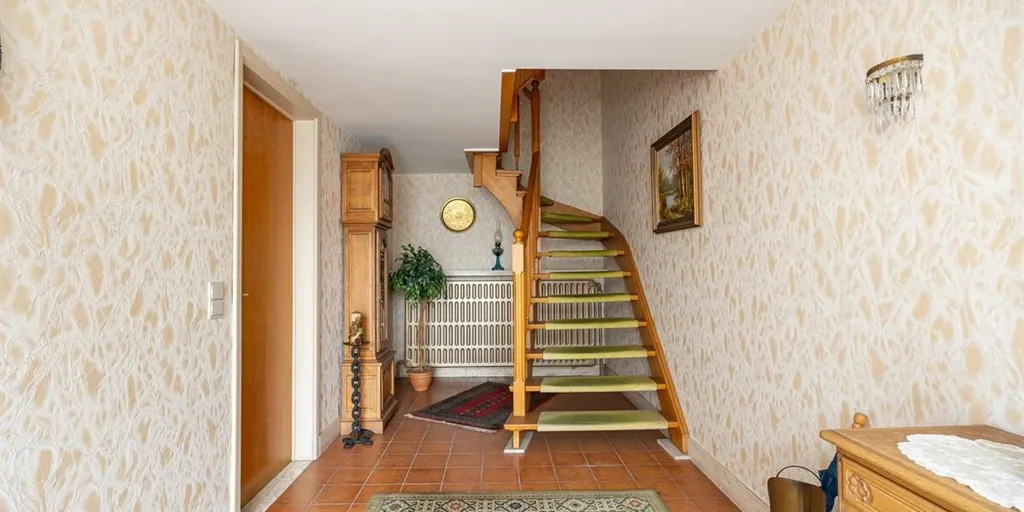 Toad - Renovatable Maisonette in Temse with Garden