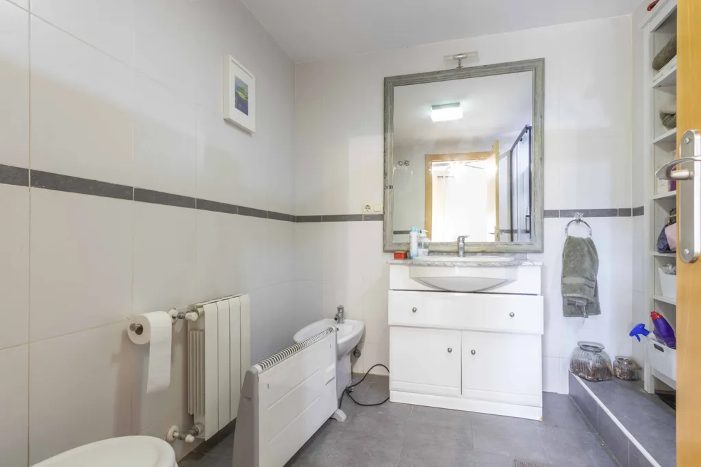 Salles de bain - Duplex with Sierra View in Naquera