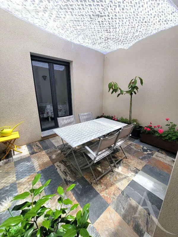 Jardin - Maison Moderne avec Jardin à Ortaffa