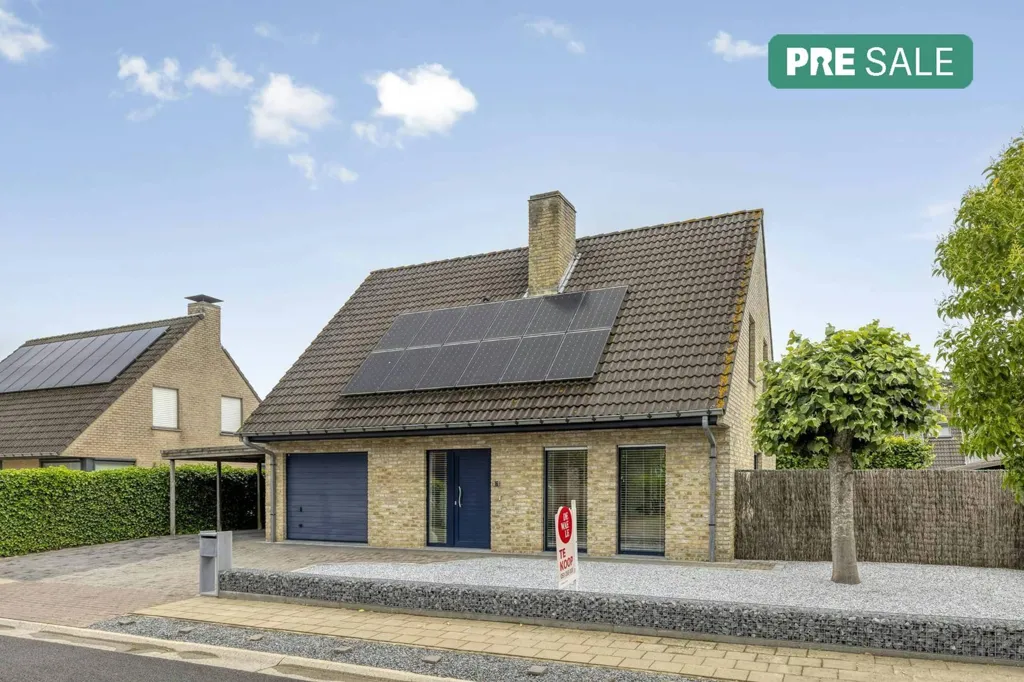 Esterno - Family Home with Solar Panels in Izegem