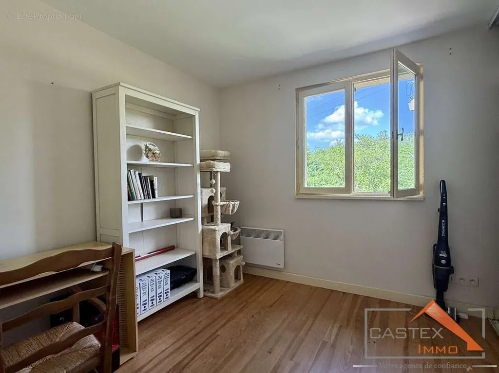 Office - Charm House with Garden near Pyrénées