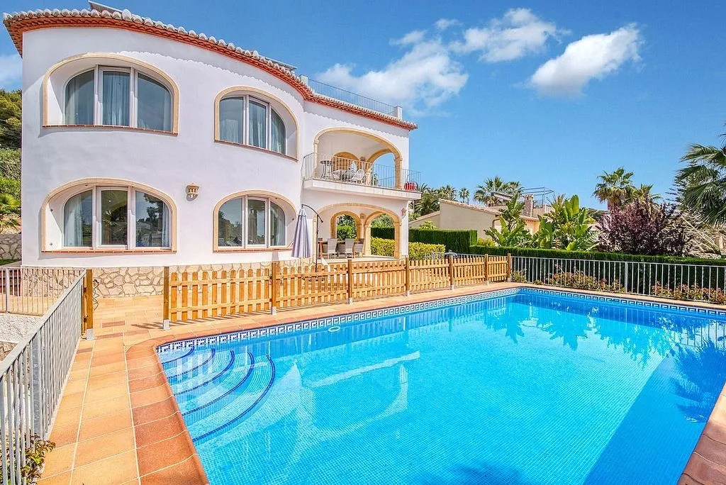 Pool - Chalet with Sea View and Pool in Cap Martí