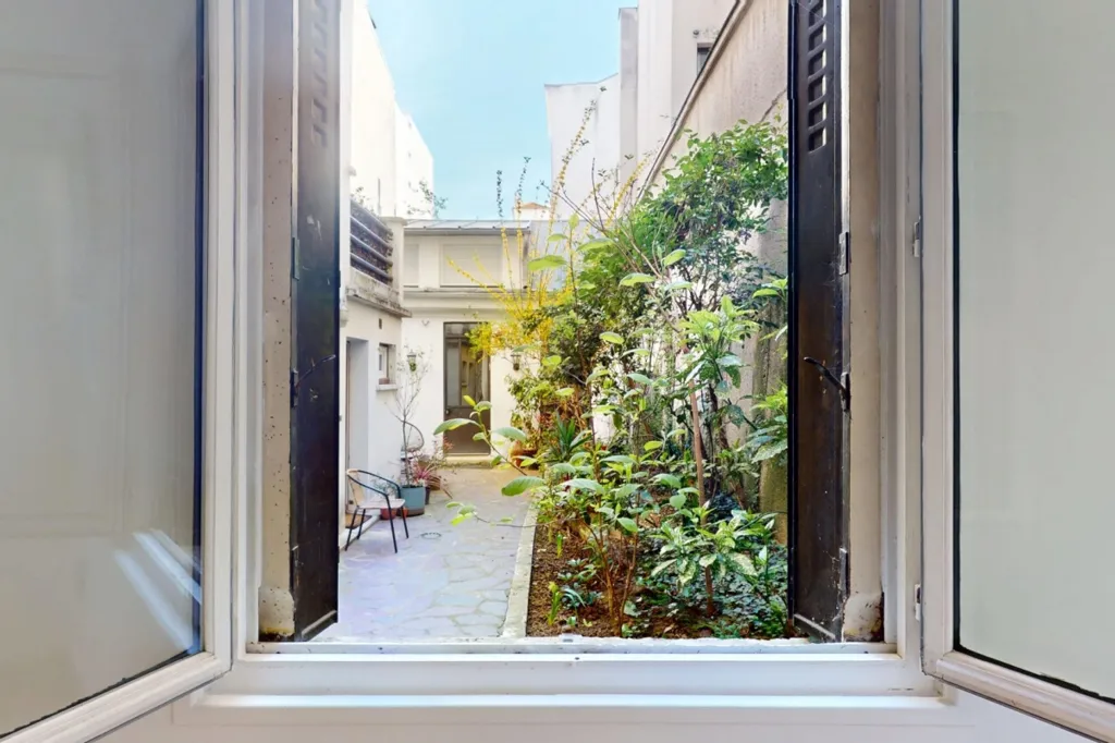 Aed - Studio Apartment with Courtyard View in Paris 14th