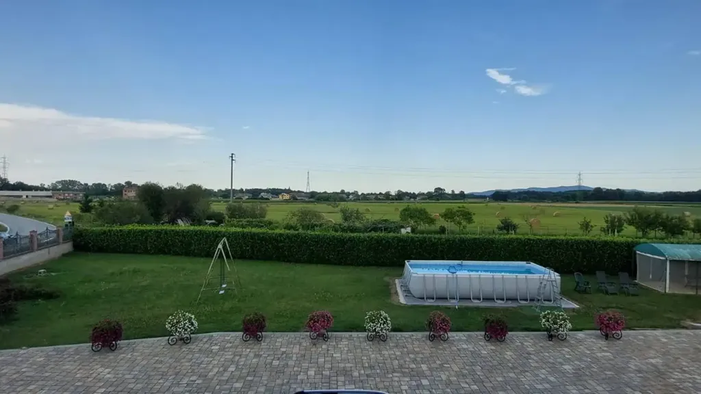 Jardin - Villa with Garden and Pool in San Benigno Canavese