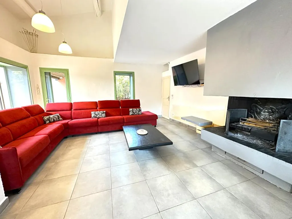 Séjour - Villa Luxueuse avec Piscine à Grans
