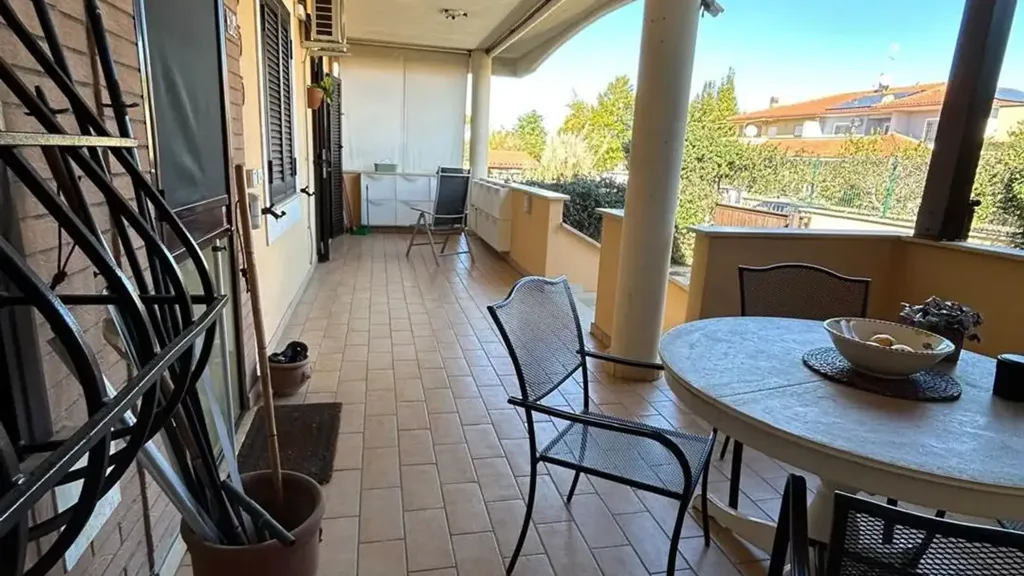 Terrasse - Contemporary Villa with Garden in Anzio