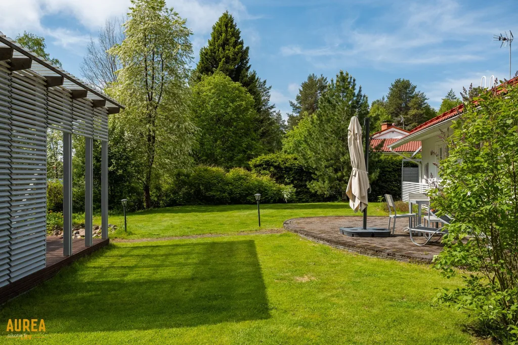Giardino - Modernised Detached House with Garden in Ii