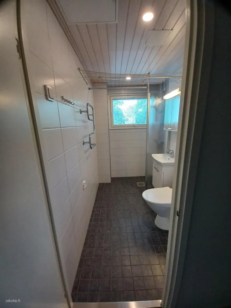 Vannitoad - Modern Studio with Kitchenette in Hyvinkää