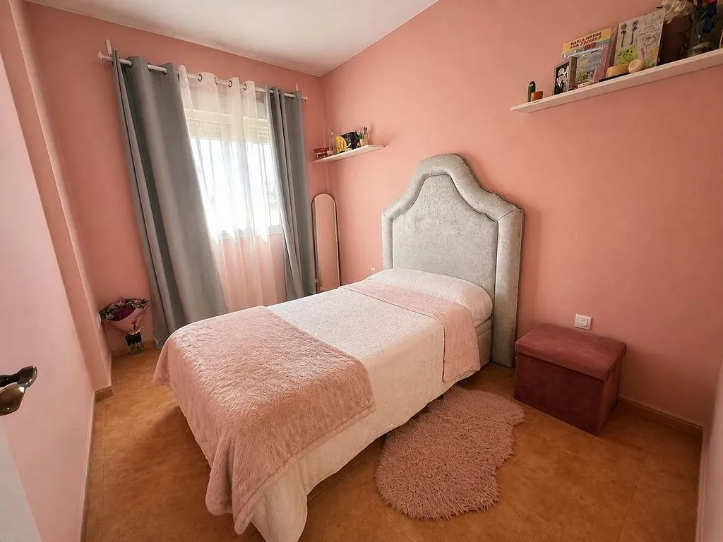 Chambres - Semi-detached House with Terrace in Utrera