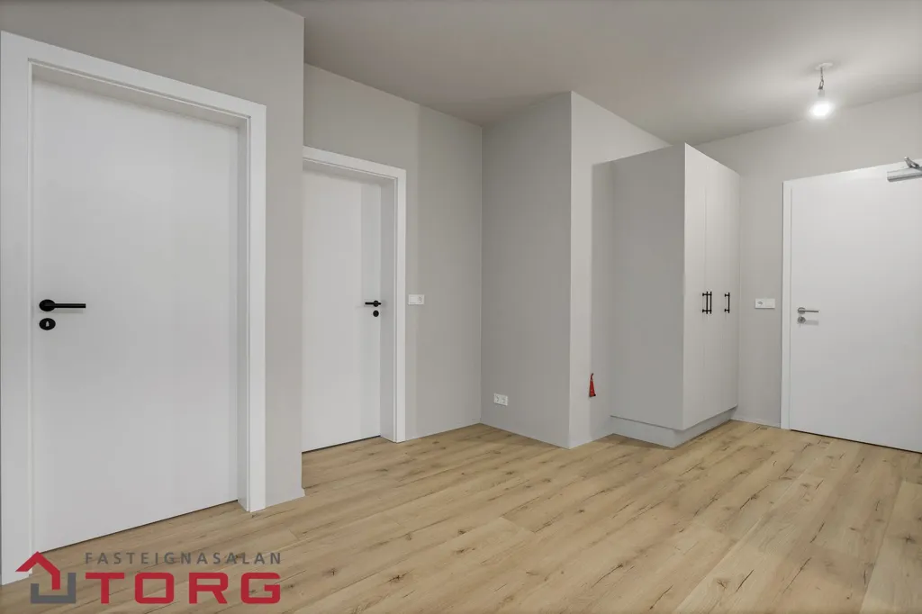 Ingresso - Apartment with Unique View in Garðabær