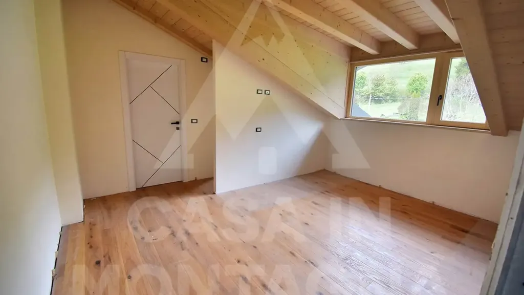 Pièces - Rearranged Apartment with Balcony in Varena