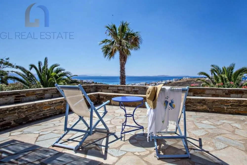 Terrasse - Renovated Apartment Complex in Agia Varvara, Thira