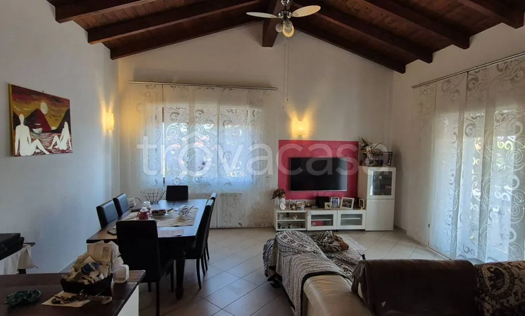 Soggiorno - Rustic Bifamily Villa with Garden in Trecate