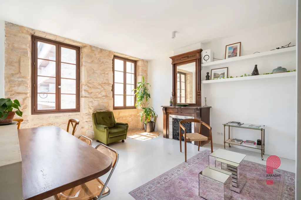 Séjour - Appartement Rénové avec Terrasse à Marseille