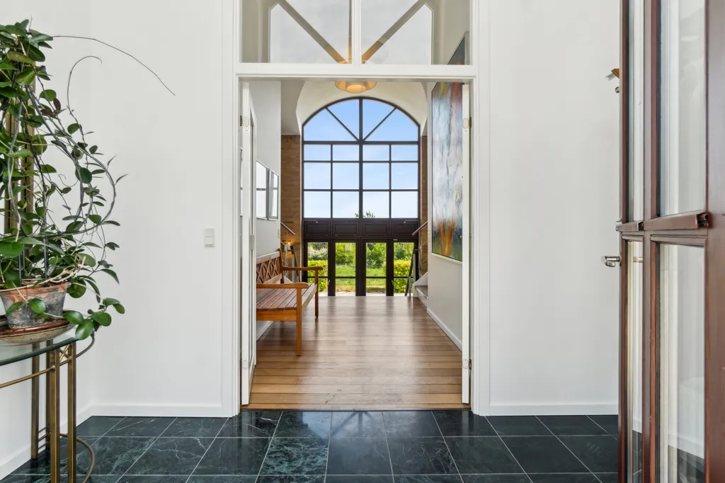 Esik - Distinctive House with Pool in Mellerup