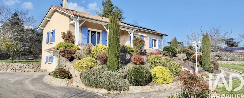 Esterno - Traditional House with Garden View in Saint-Chamond