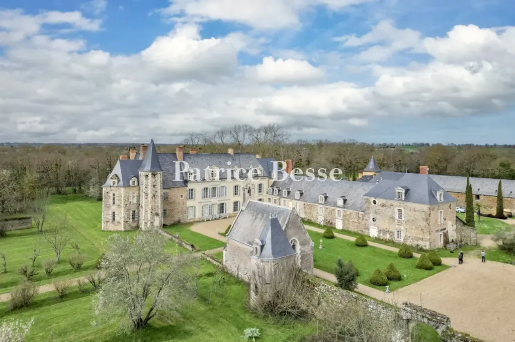 Õhuvaade - Historic Château with Chapel in Anjou