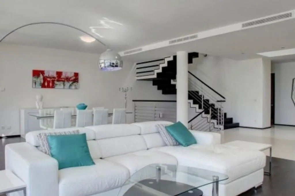 Living Room - Semi-Detached Villa with Sea Views in Marbella