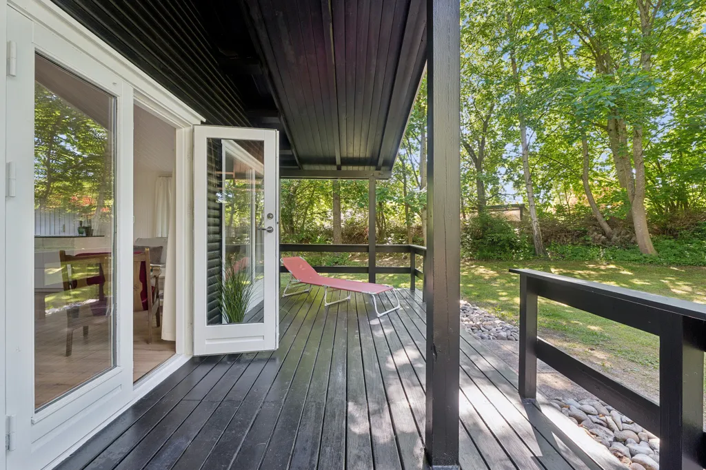 Terrass - Renovated Holiday Home with Garden in Hundested