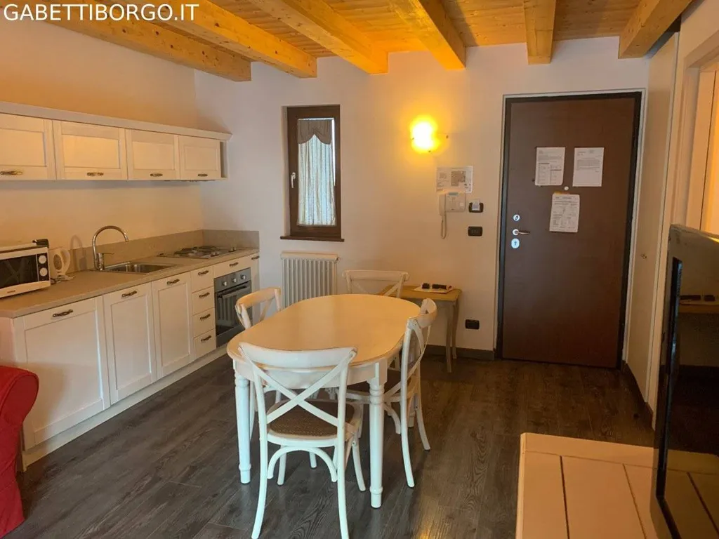 Salle à manger - Modern Apartment with Balcony in Limone Piemonte