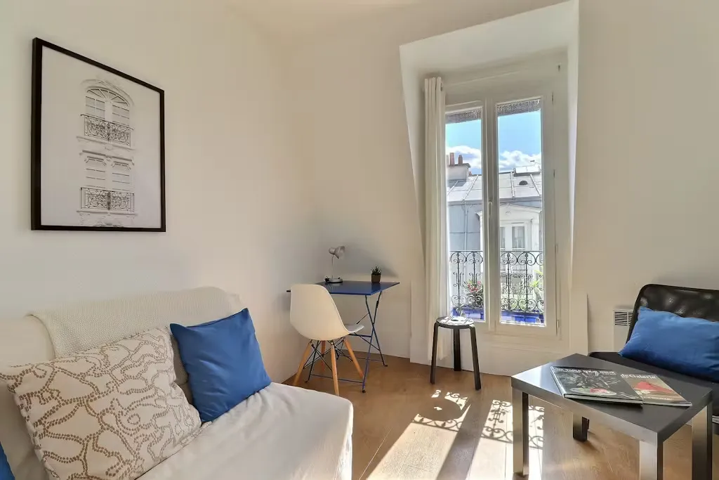 Elutuba - Furnished Flat on Avenue Philippe Auguste, Paris