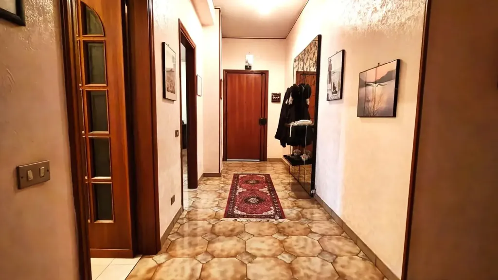 Esik - Semi-detached Apartment with Balcony in Misterbianco