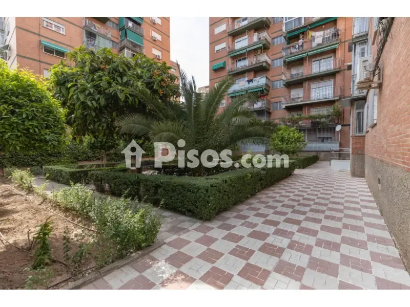Giardino - Modernised Apartment with Balcony in Granada