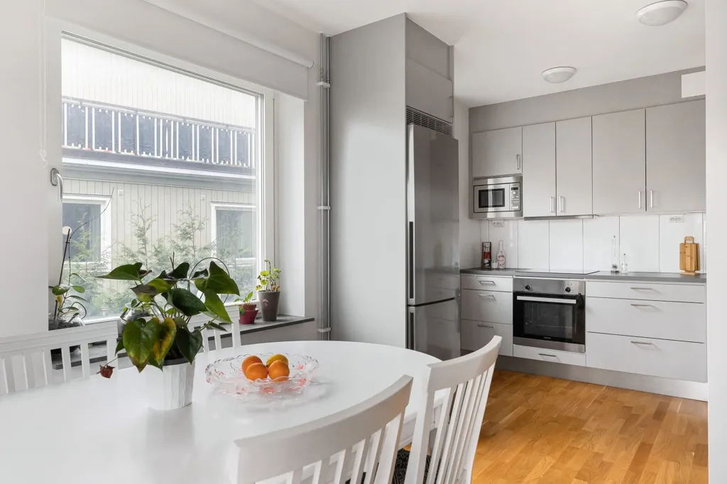 Söögituba - Apartment with Balcony in Ursvik, Sundbyberg
