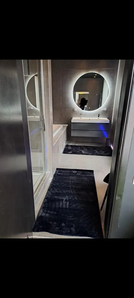 Salles de bain - Appartement 2 Chambres à Schaerbeek avec Parking Optionnel