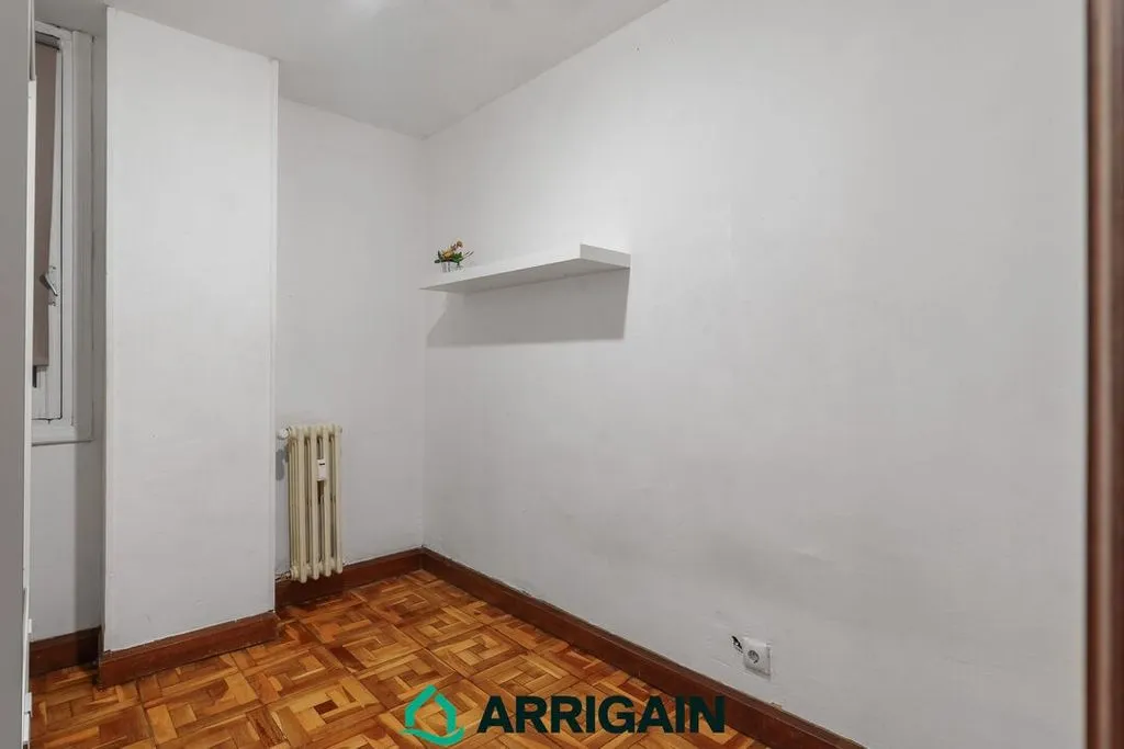 Toad - 5-Bedroom Flat with River Views in San Sebastián