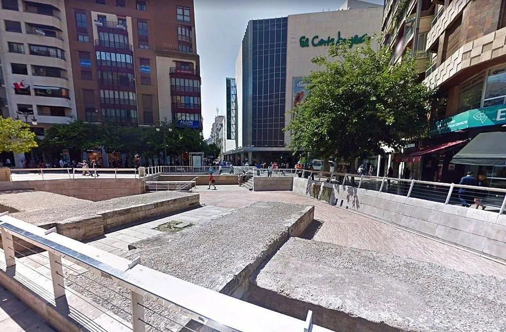 Apartment with Balcony in Valencia Centre