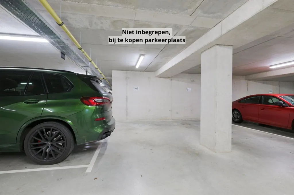 Garage - Luxury Waterfront Apartment in Doetinchem
