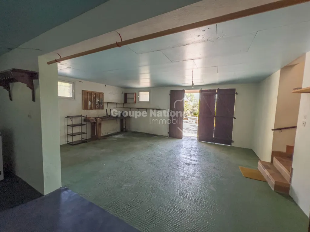 Garage - Villa avec piscine et vue panoramique à Lorgues