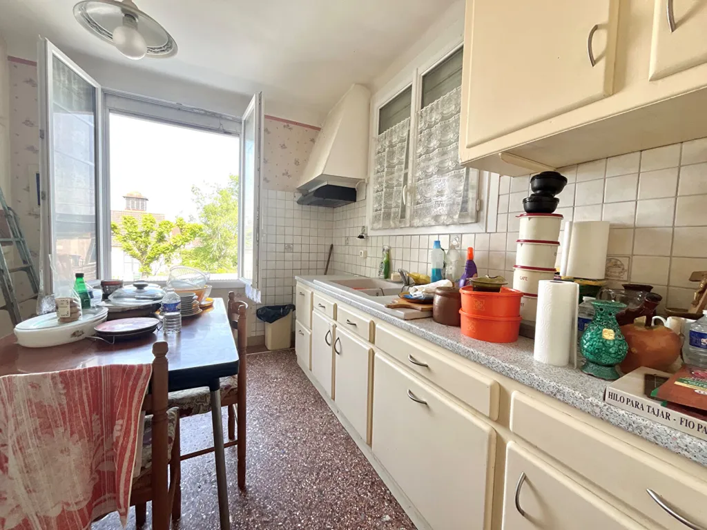 Kitchen - Old House to Refresh near Loches